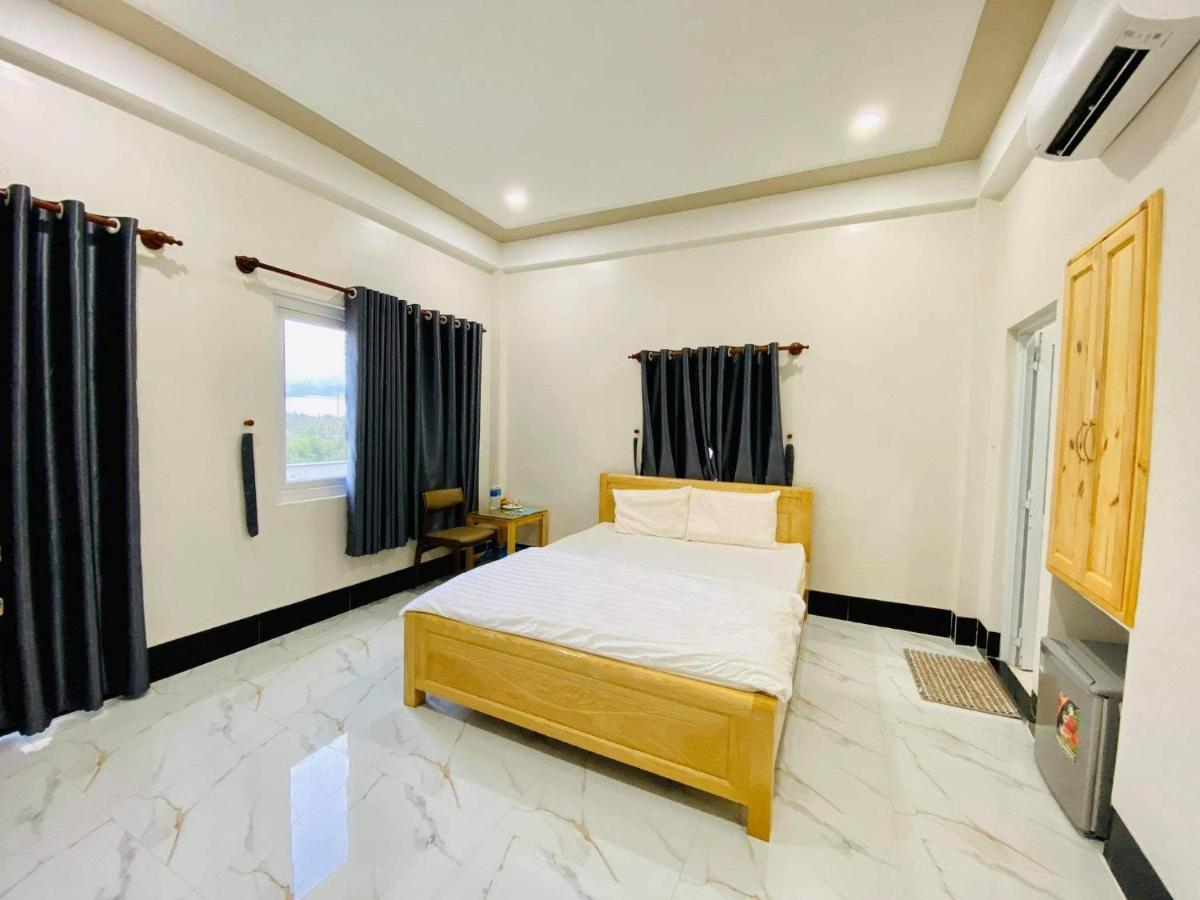 Phuong Quyen Hotel *